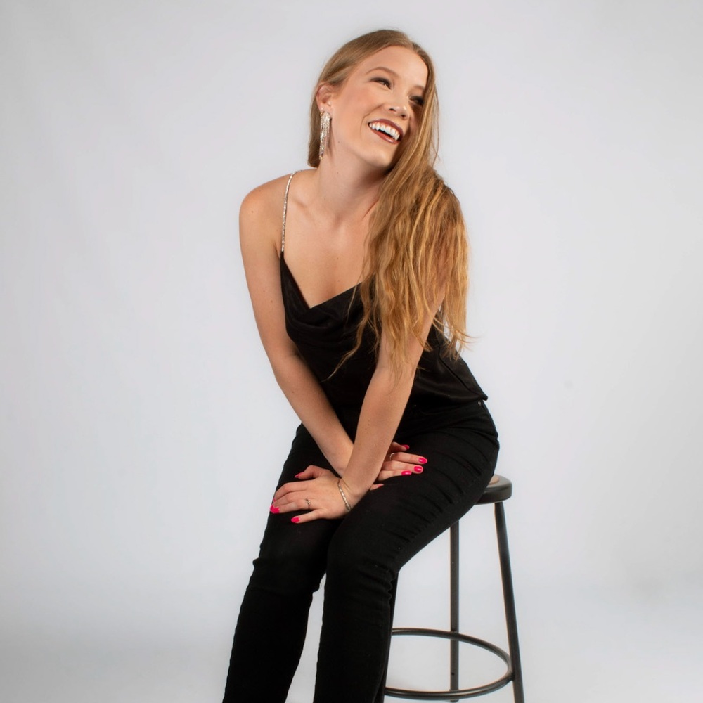 Meet your Posher, Caitlin